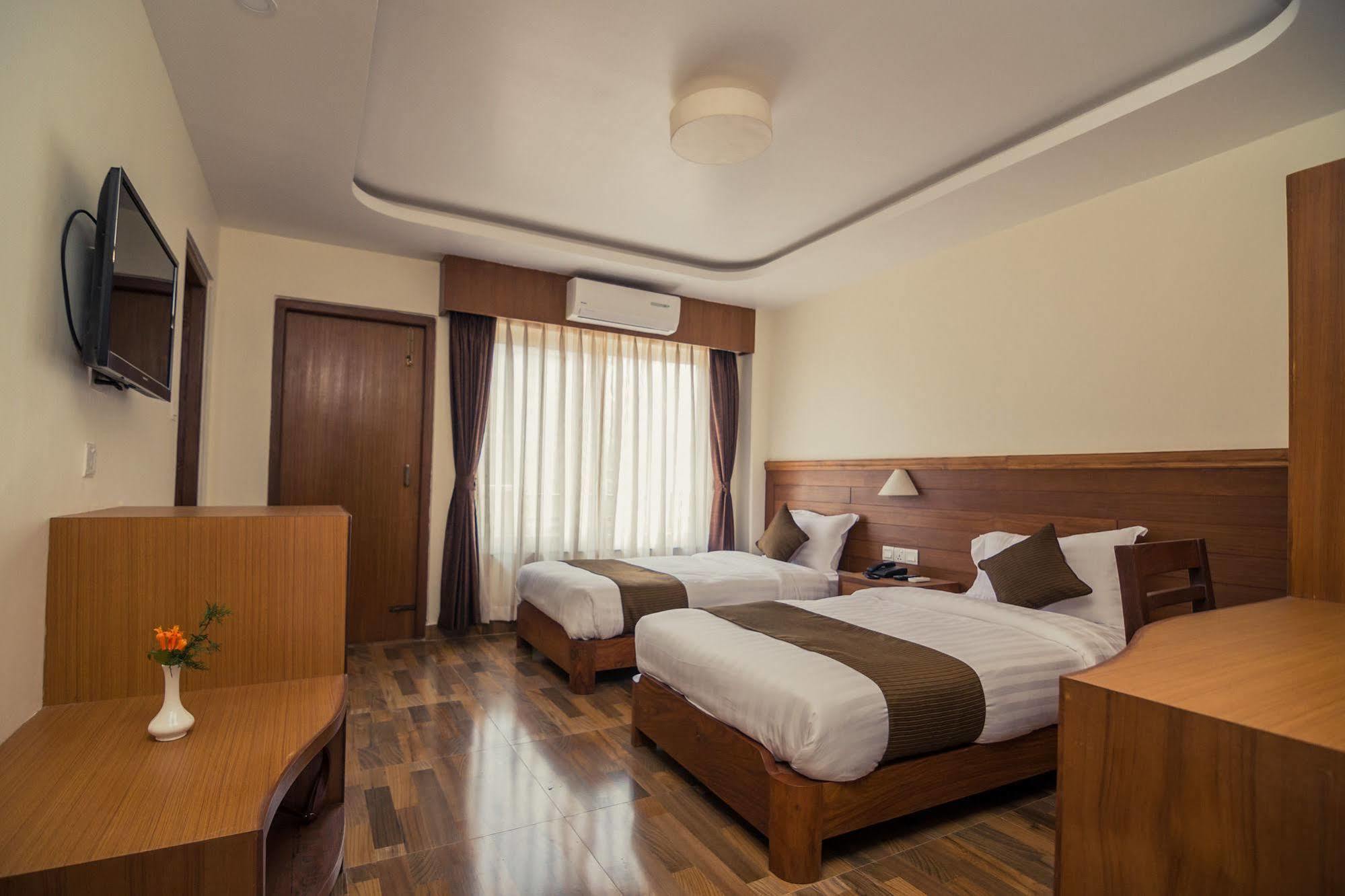 Hotel Mountain View - Lakeside Покхара Екстер'єр фото