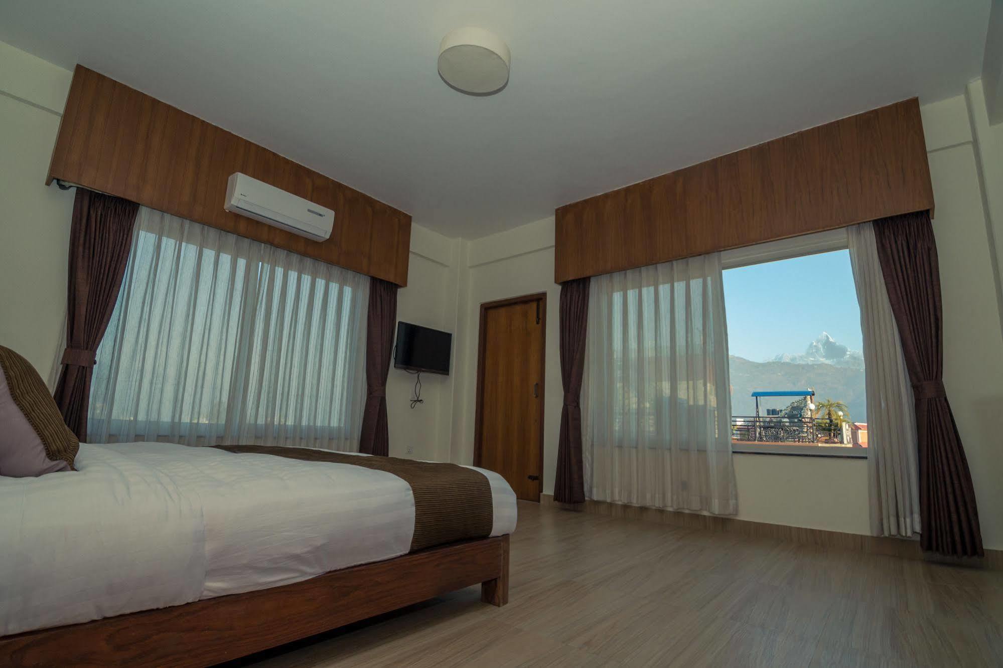 Hotel Mountain View - Lakeside Покхара Екстер'єр фото